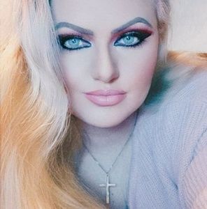 Meet your Posher, Tinessa